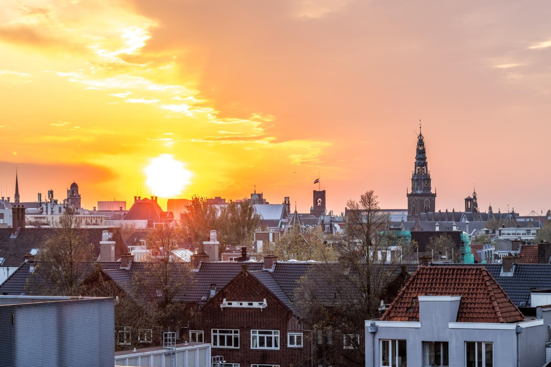 Het belang van een aankoopmakelaar in Amsterdam: Waarom expertise essentieel is bij het kopen van een woning